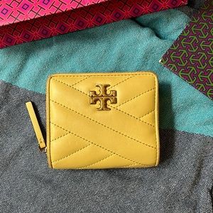 Tory Burch Kira Chevron Bifold Wallet - EUC